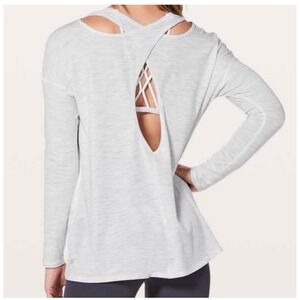 Lululemon Back‎ Into It Long Sleeve Size 6 Top Light Gray Athleisure Lounge